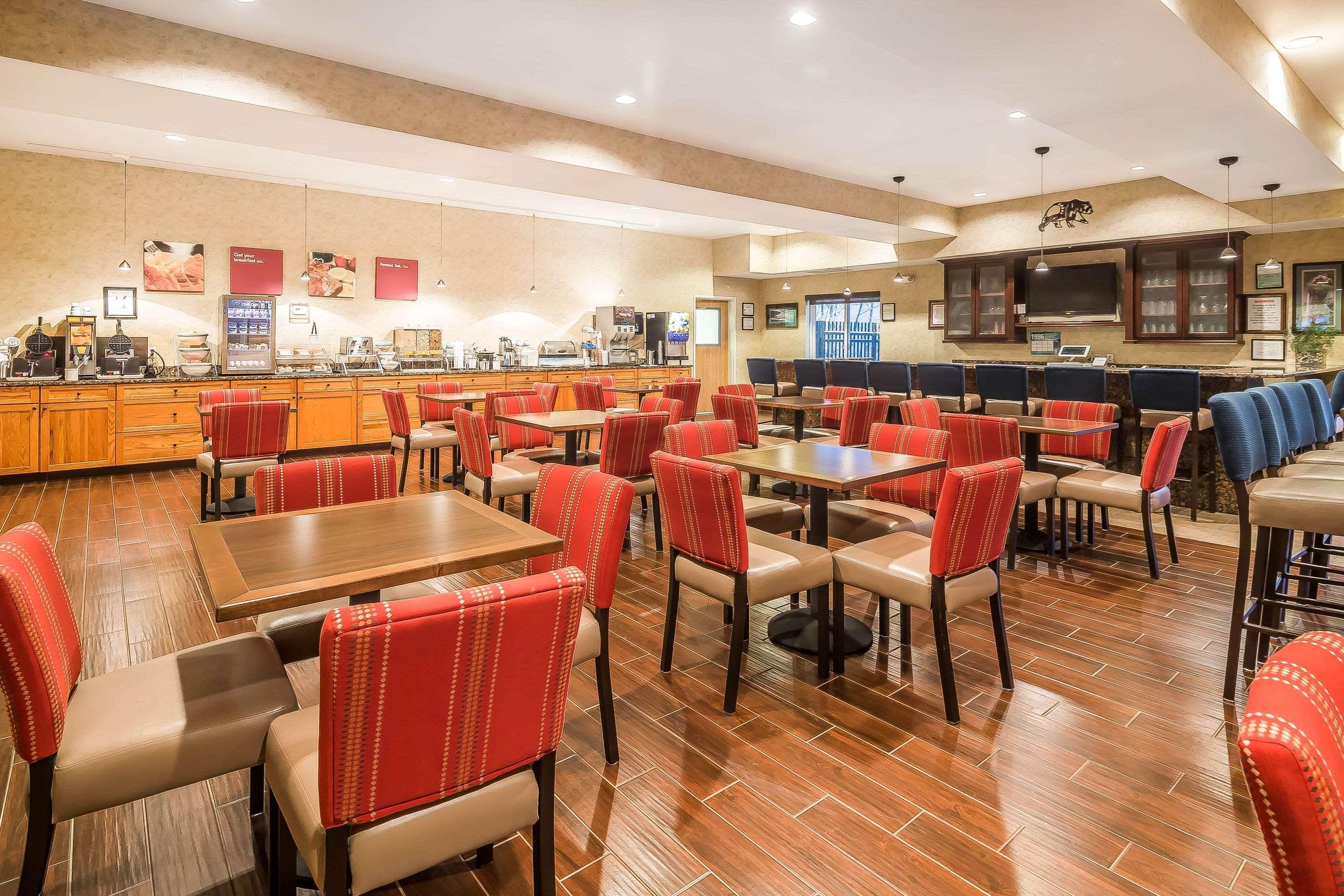 Hotel Comfort International Airport 3*