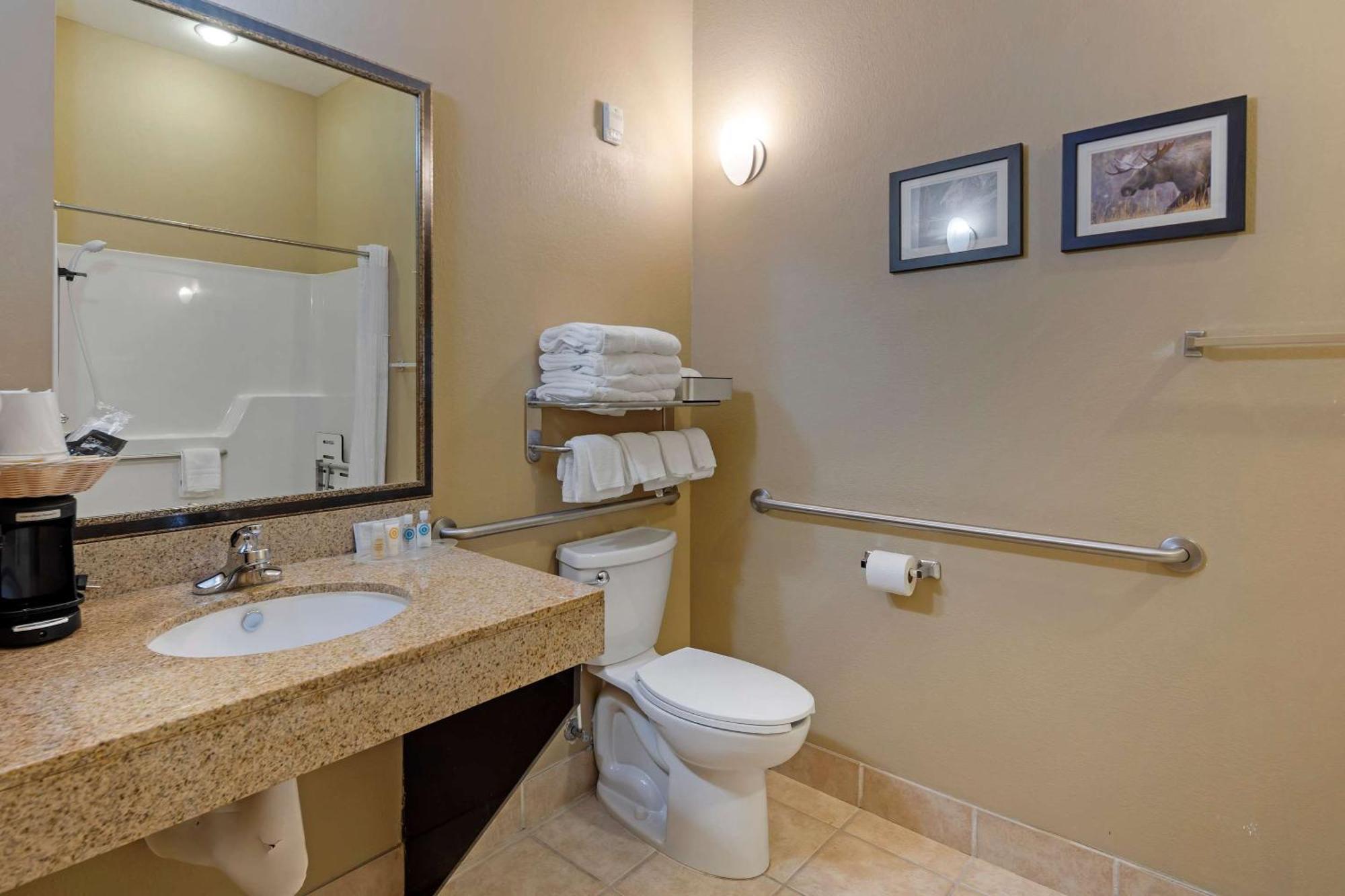 Hotel Comfort International Airport